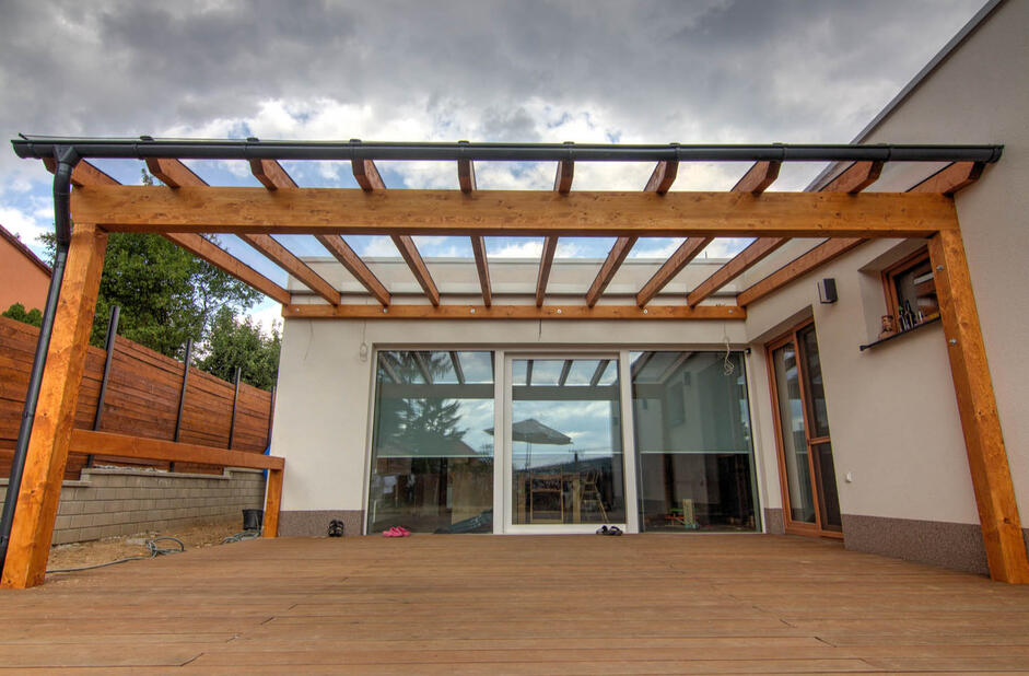 Zastřešená pergola k novostavbě